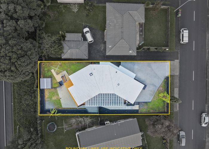  at 40 Lawrence Crescent, Hill Park, Manukau City, Auckland