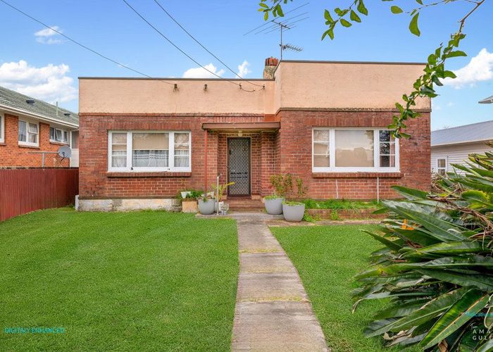  at 28 Kitchener Road, Sandringham, Auckland City, Auckland