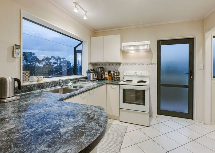  at 107 Pah Road, Cockle Bay, Auckland