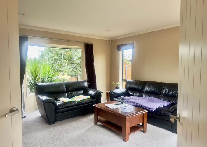  at 16 Hawkridge Rise, Huntington, Hamilton