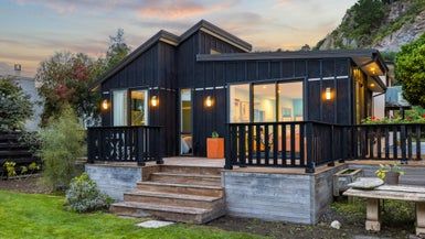  at 2/23 Main Road, Redcliffs, Christchurch