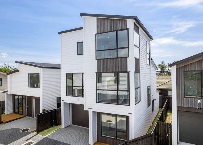  at 7D Edgewater Grove, Orewa, Rodney, Auckland