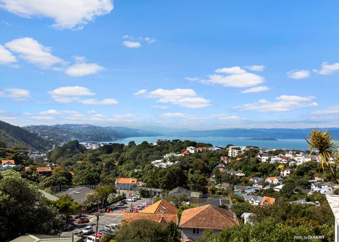  at 16 Plunket Street, Kelburn, Wellington