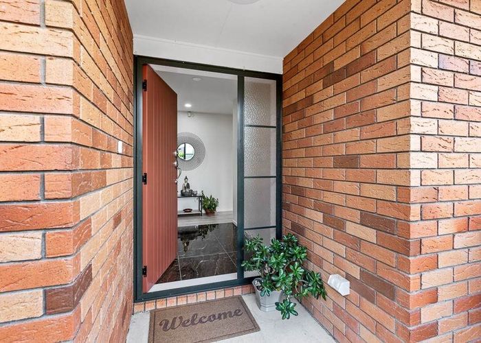  at 39 South Kensington Way, Henderson, Waitakere City, Auckland