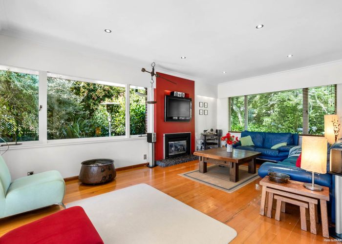  at 46 Red Hills Road, Massey, Auckland