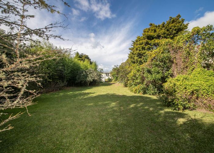  at 36 Tane Road, Laingholm, Auckland