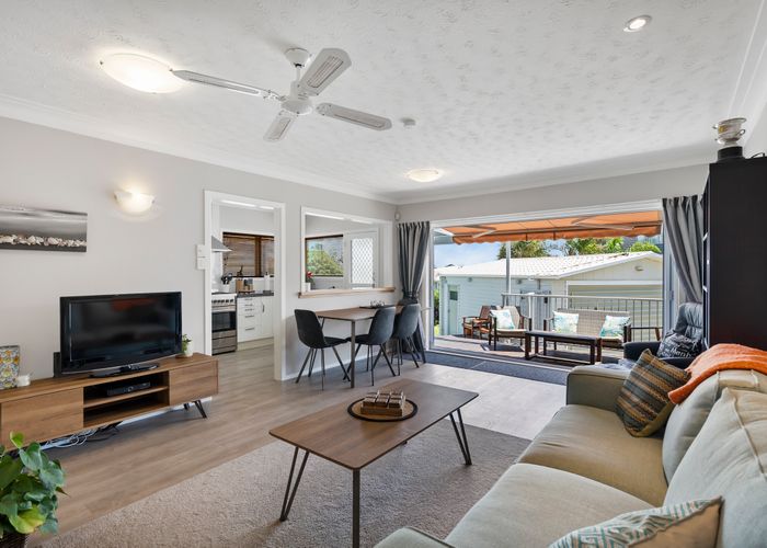  at 327 Hillsborough Road, Hillsborough, Auckland