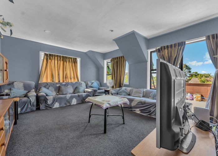  at 1/31 Girrahween Drive, Tōtara Vale, Auckland