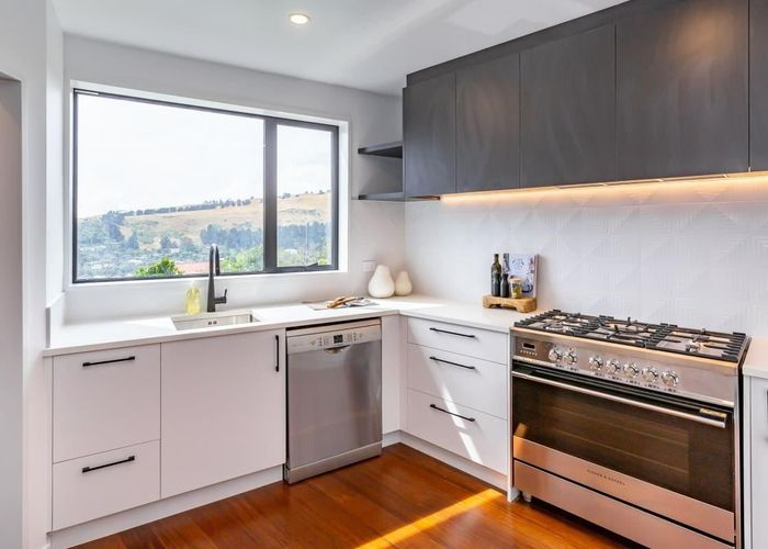  at 10 Millhill Lane, Huntsbury, Christchurch