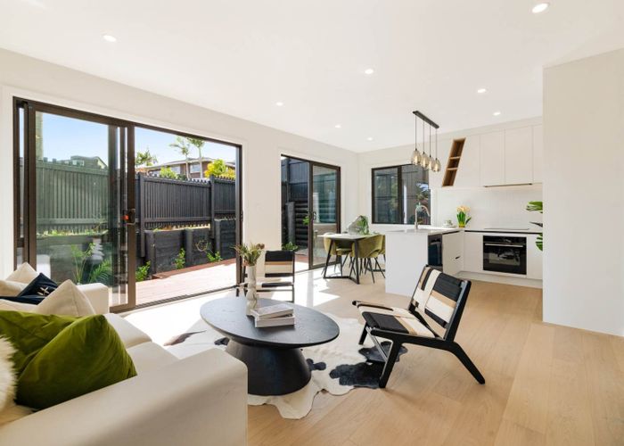  at 25 Argo Drive, Half Moon Bay, Manukau City, Auckland