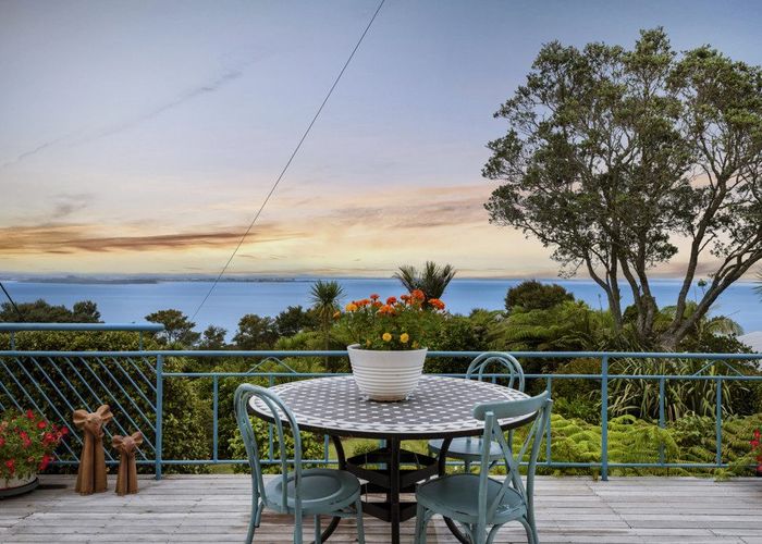  at 98 Takahe Road, Titirangi, Auckland