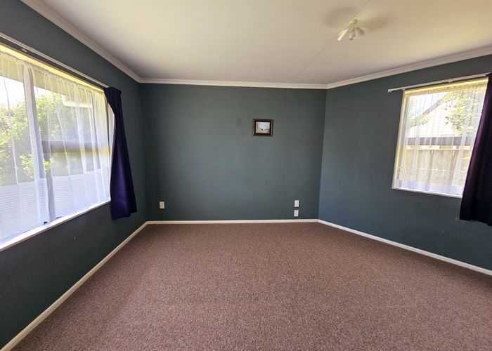  at 8a Busby Place, Awapuni, Palmerston North, Manawatu / Whanganui