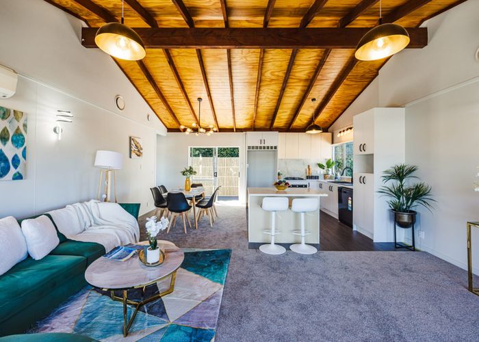  at 4/89A Royal Road, Massey, Auckland