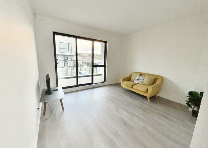  at 12 Fantail Place, Avondale, Auckland