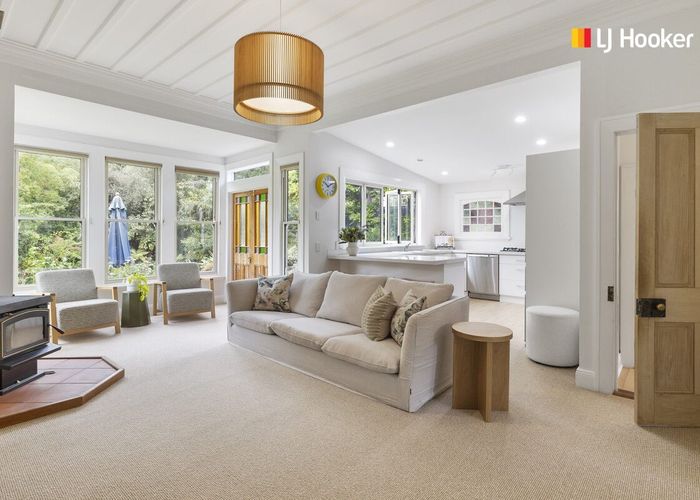  at 10 Bacon Street, Broad Bay, Dunedin