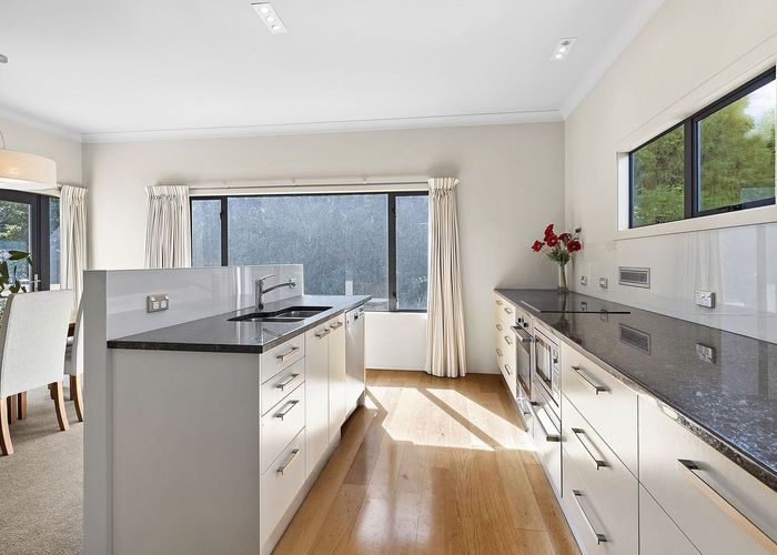  at 18 Oxford Street, Tawa, Wellington