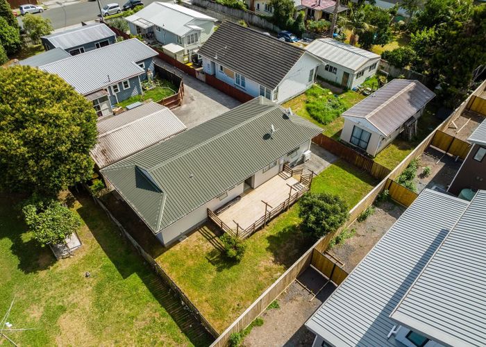 at 11A Keeling Road, Henderson, Auckland
