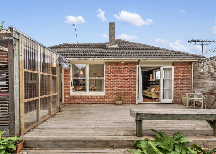  at 4 Inglewood Street, Wai O Taiki Bay, Auckland