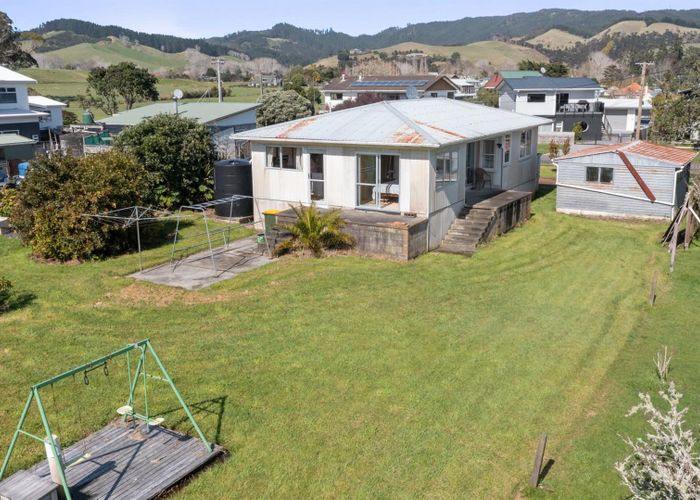 Free property data for 14 Karaka Road, Kawakawa Bay homes.co.nz
