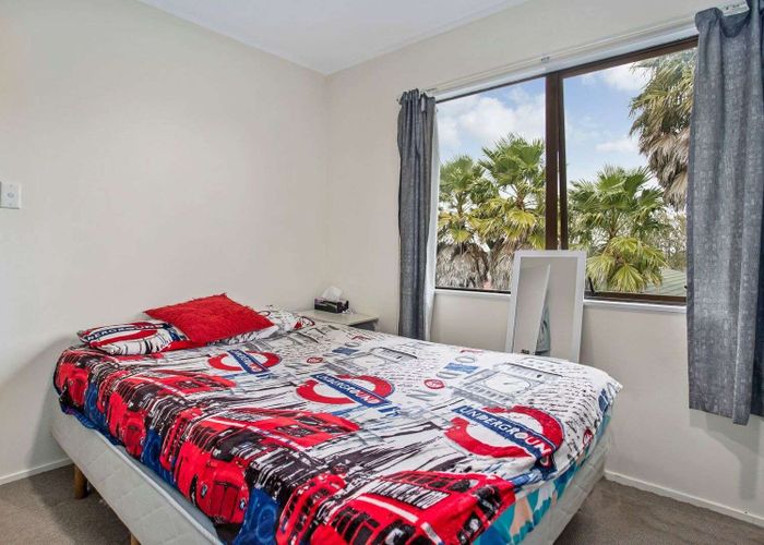  at 2/12 Skelton Avenue, Randwick Park, Auckland