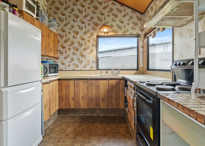  at 6 Albert Road, Manukau, Manukau City, Auckland