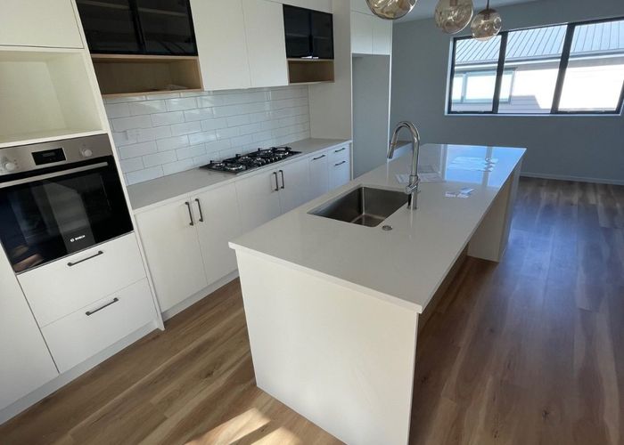  at 5D Lavery Place, Sunnynook, Auckland