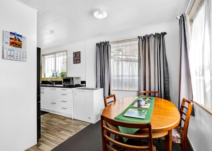  at 5 Ambury Place, Merrilands, New Plymouth