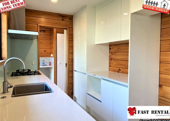  at 70B College Rd--On Sat 4th Oct at 12:30-12:50pm, Northcote, North Shore City, Auckland