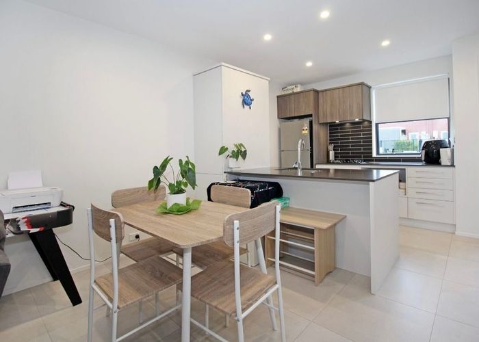  at 10 Paterae Lane, Flat Bush, Auckland