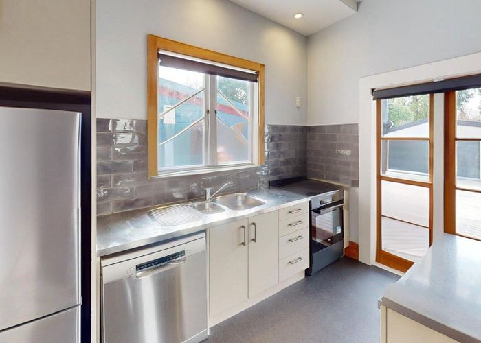  at 9b Hereford Street, West End, Palmerston North, Manawatu / Whanganui