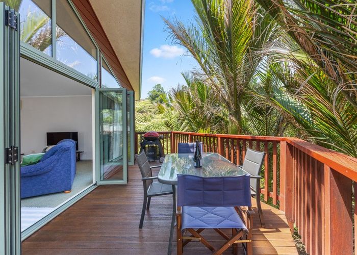  at 2/32 Park Road, Glenfield, Auckland