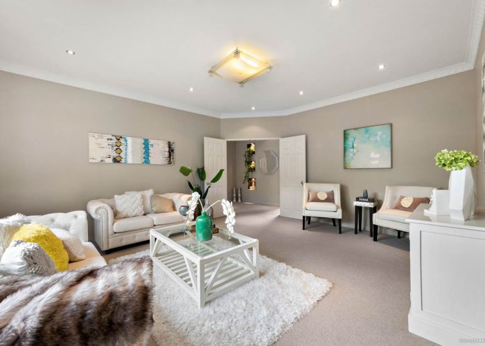  at 8 Elkstone Place, Henderson, Auckland