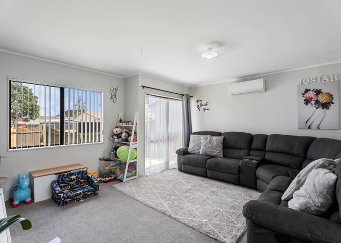  at 2/114 Finlayson Avenue, Clendon Park, Manukau City, Auckland
