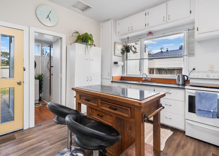  at 325 Keyes Road, New Brighton, Christchurch