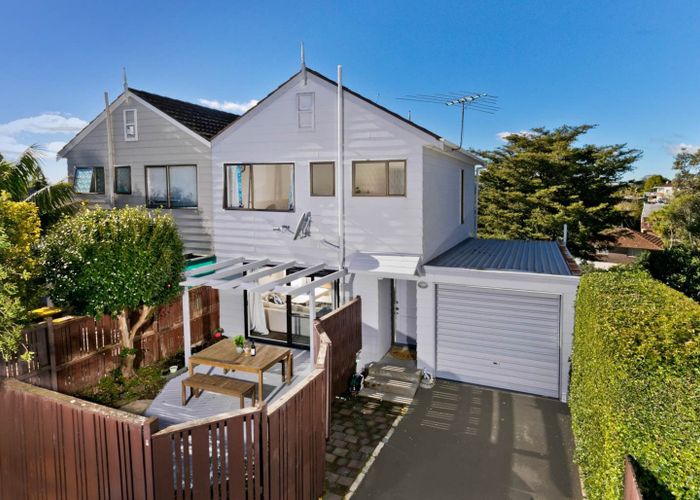  at 15H Roseberry Avenue, Birkenhead, North Shore City, Auckland