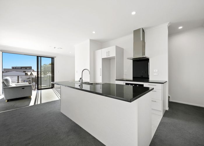  at 1/13 Vialou Street, Hamilton Central, Hamilton