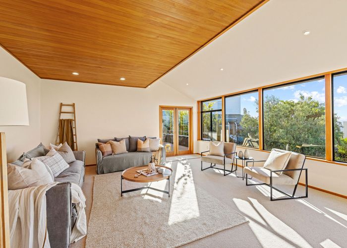  at 10 Luxton Place, Mount Pleasant, Christchurch City, Canterbury