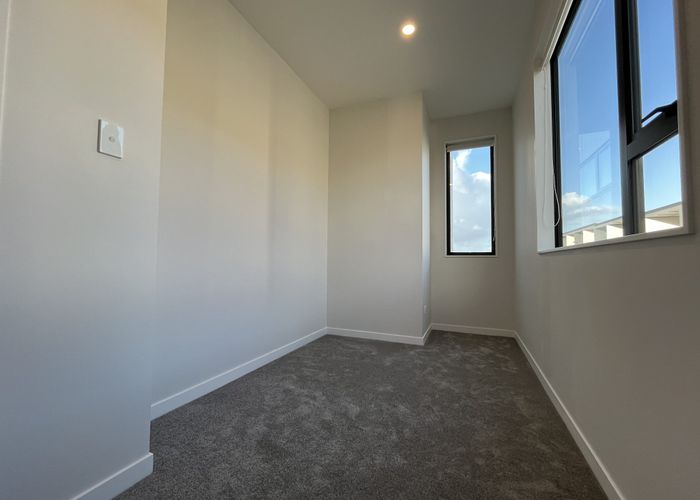  at 31 Kuaha Road, Westgate, Waitakere City, Auckland