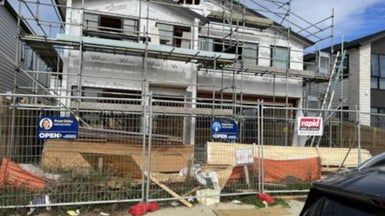  at 2/5 Avis Avenue, Papatoetoe, Auckland