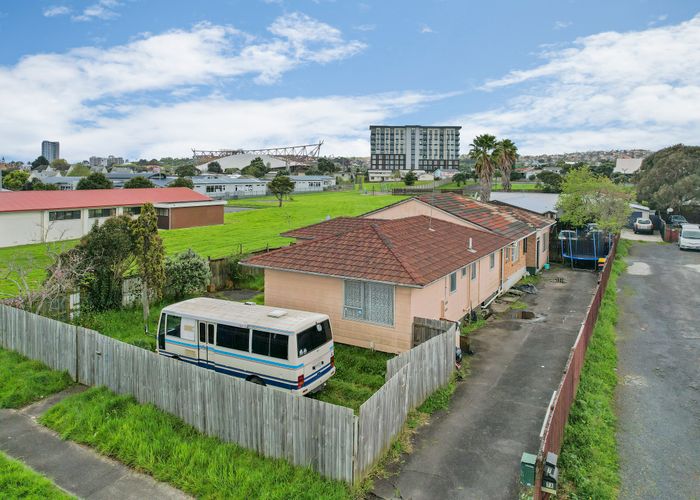  at 9 Inverell Ave, Manukau Central, Manukau