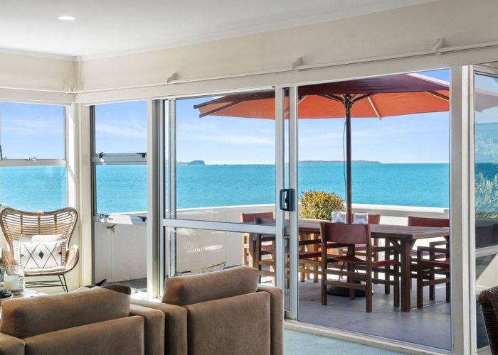  at 58 Rothesay Bay Road, Rothesay Bay, North Shore City, Auckland