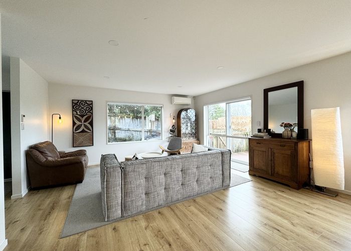  at 2/63 Pupuke Road, Birkenhead, Auckland