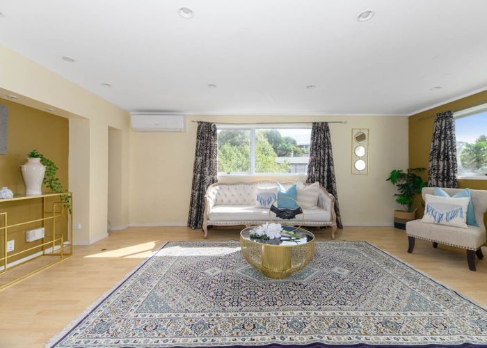  at 2/12 Willis Street, Torbay, Auckland
