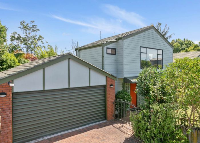 For sale 2/16 Wairakei Street, Greenlane, Auckland City, Auckland
