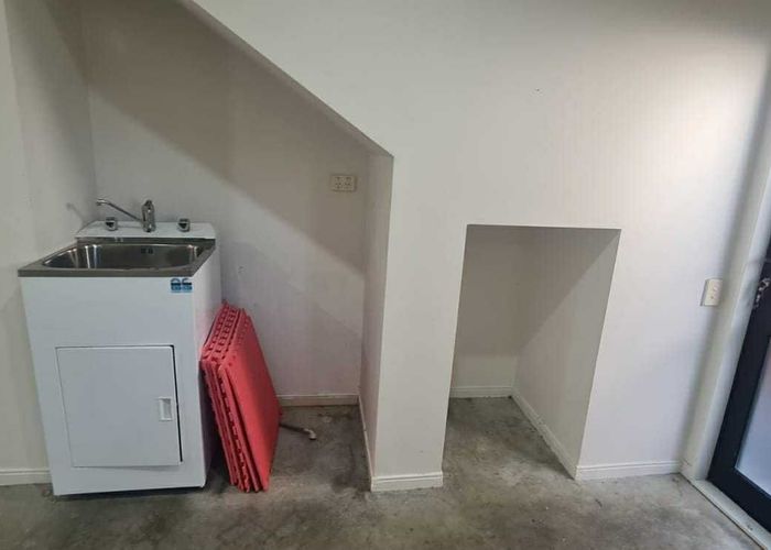  at 6 Thornbury Cres, East Tamaki, Manukau City, Auckland