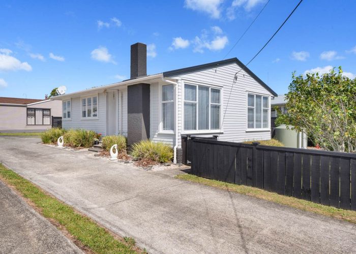  at 22 Kirrie Avenue, Te Atatu South, Waitakere City, Auckland