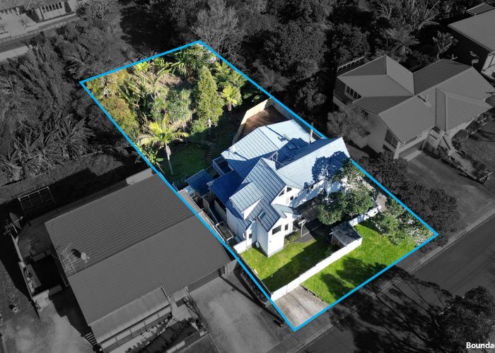  at 19 Beach Road, Mellons Bay, Manukau City, Auckland