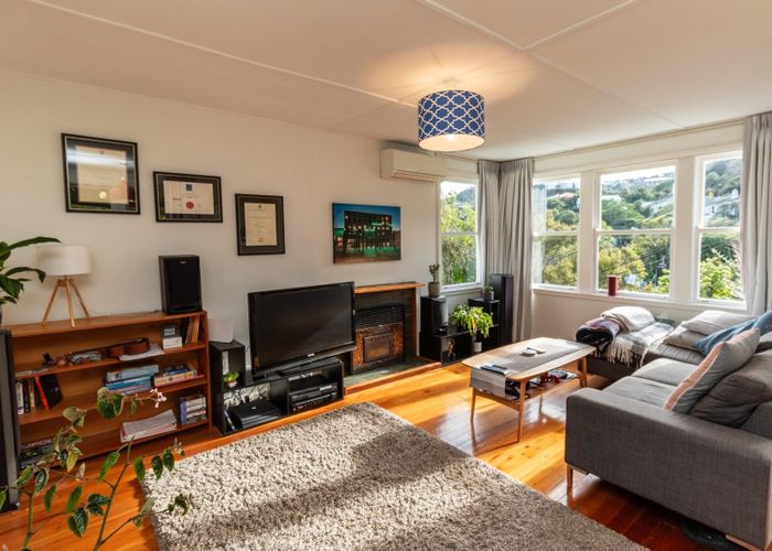  at 6 Montgomery Avenue, Karori, Wellington