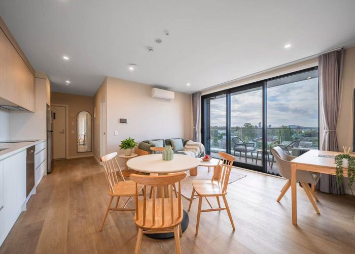  at 220 Lake Road, Northcote, North Shore City, Auckland