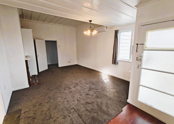  at 34 Tiverton Road, New Windsor, Auckland City, Auckland
